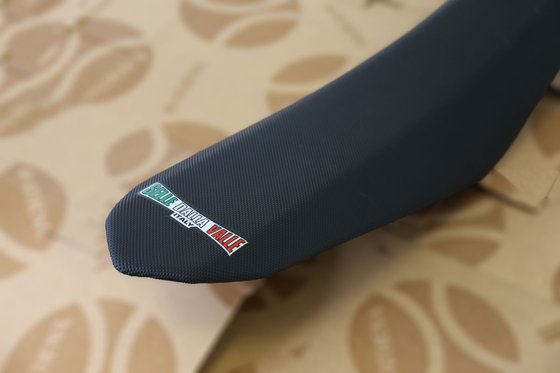 FE 450 (2014 - 2016) juodos spalvos "supergrip racing" sėdynės užvalkalas | SELLE DALLA VALLE